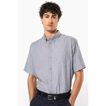 Camisa homem manga curta em oxford de tratamento fácil